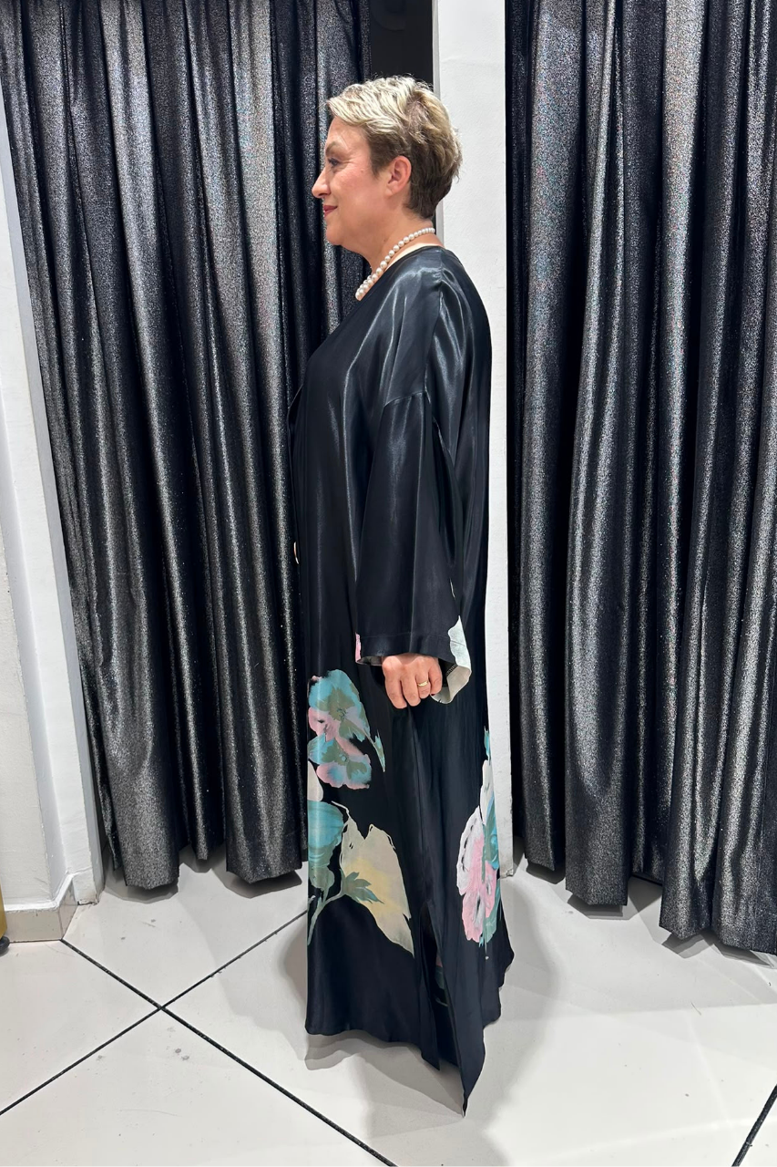 Selma Büyük Beden Siyah Saten Çiçek Desenli Kimono