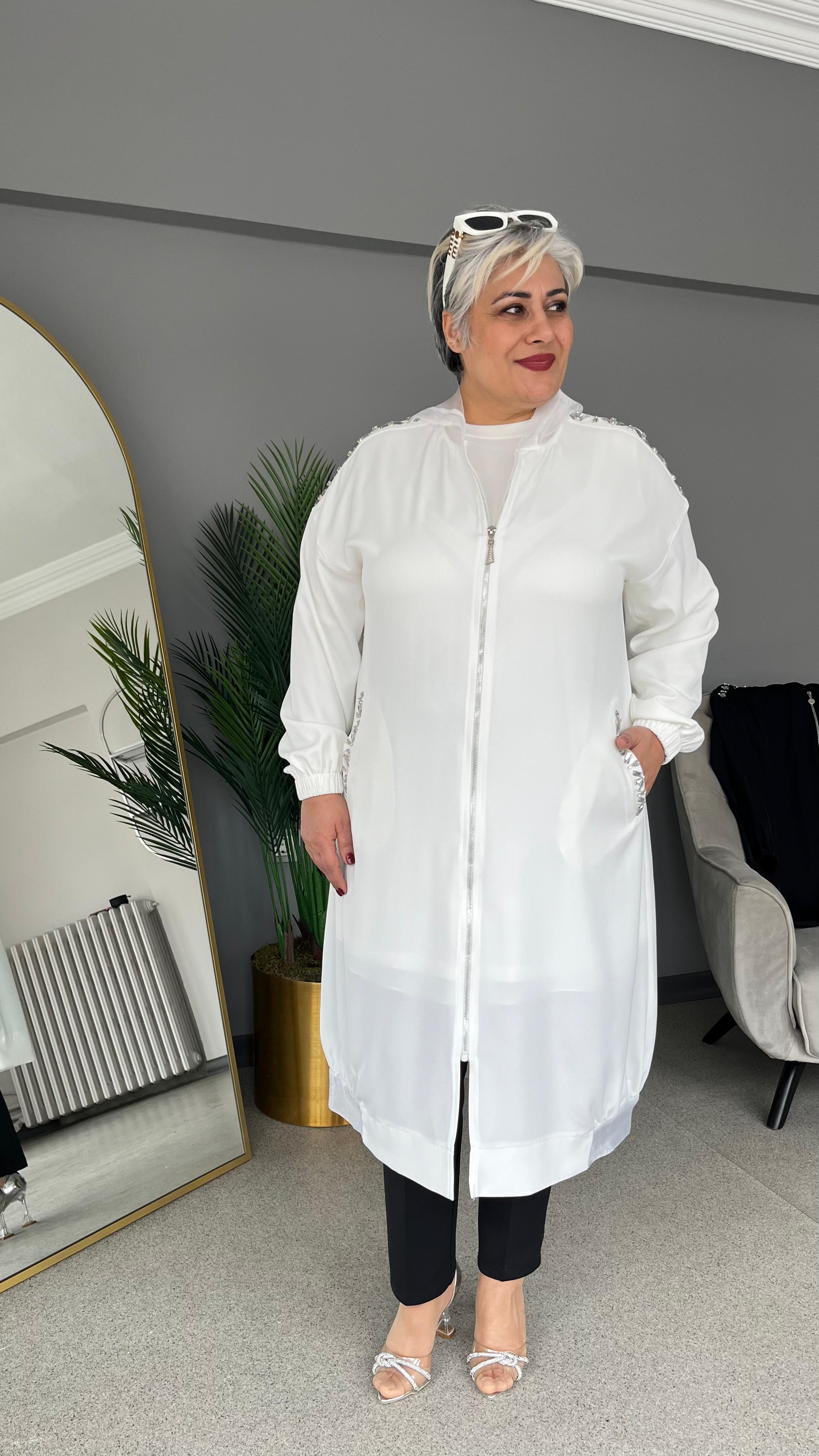 Selma Büyük Beden Taş İşlemeli Kap