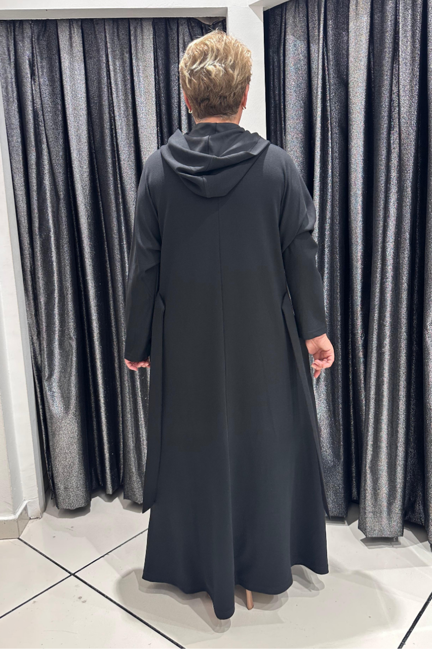 Selma Büyük Beden Yarım Fermuarlı Modern Desenli Kapüşonlu Elbise