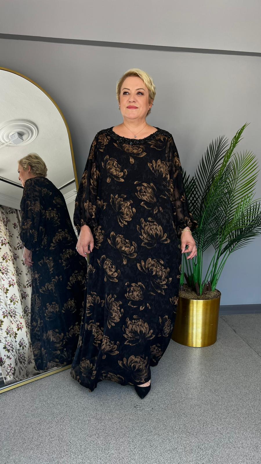 Selma Büyük Beden Zarif Çiçek İşlemeli Elbise