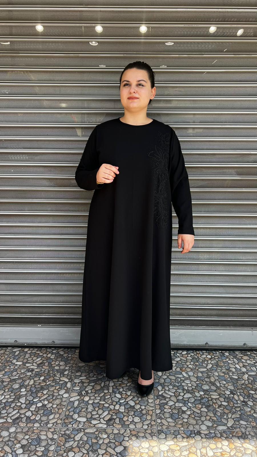 Selma Büyük Beden Zarif İnci İşleme Detaylı Siyah Elbise