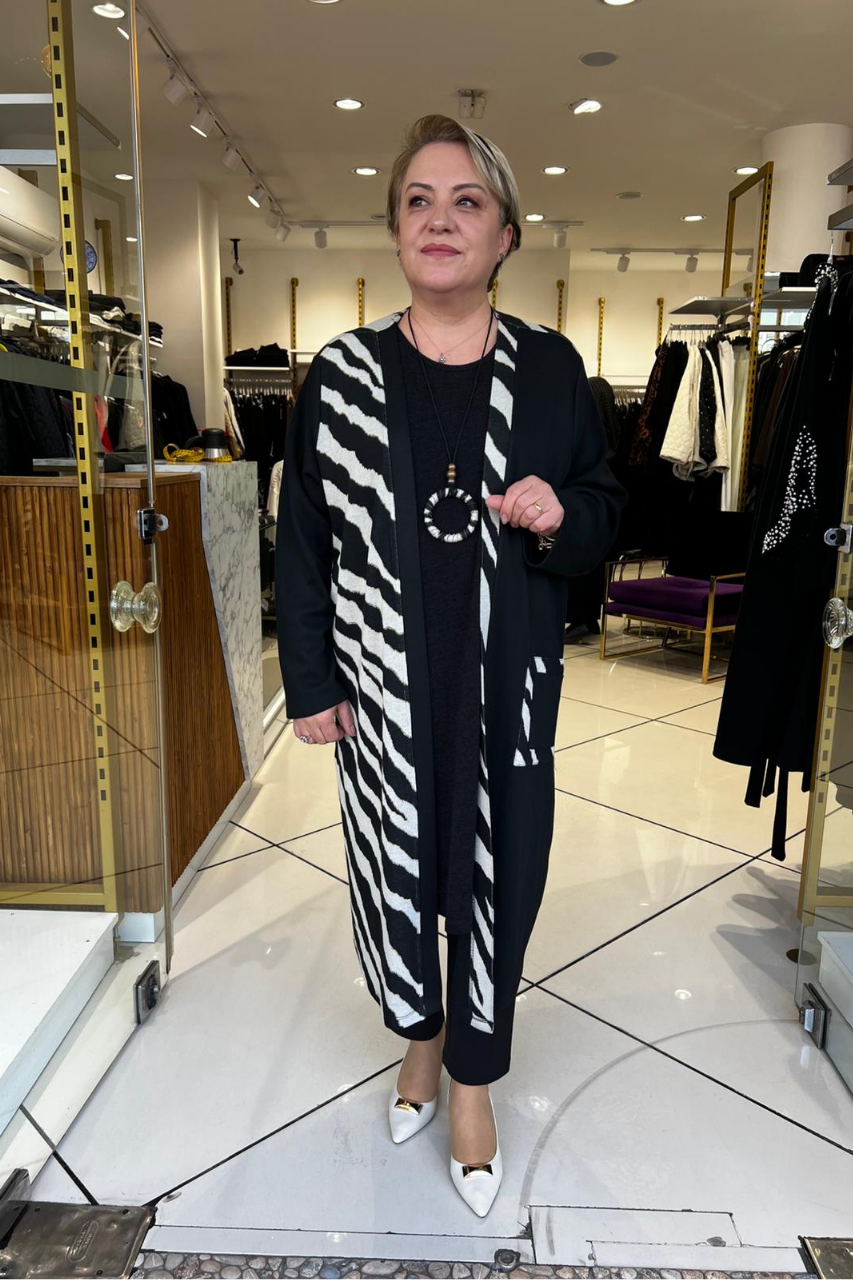Selma Büyük Beden Zebra Desenli İçli Dışlı Takım