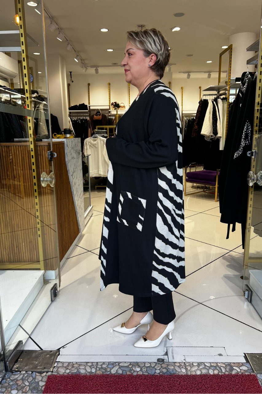 Selma Büyük Beden Zebra Desenli İçli Dışlı Takım