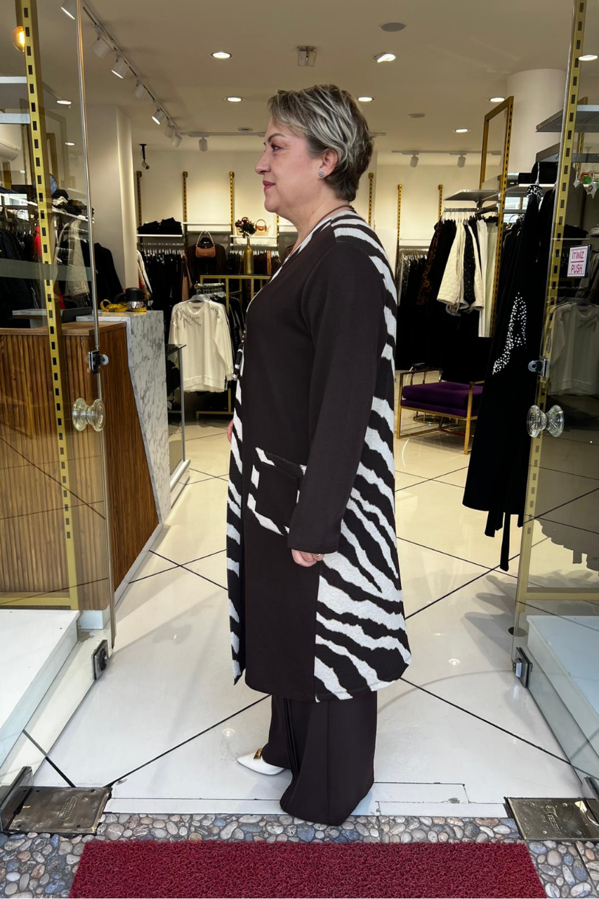 Selma Büyük Beden Zebra Desenli İçli Dışlı Takım
