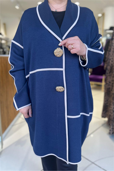 Selma Büyük Beden Altın Düğme Detaylı Beyaz Şeritli Ceket