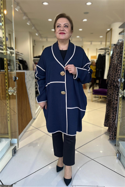 Selma Büyük Beden Altın Düğme Detaylı Beyaz Şeritli Ceket