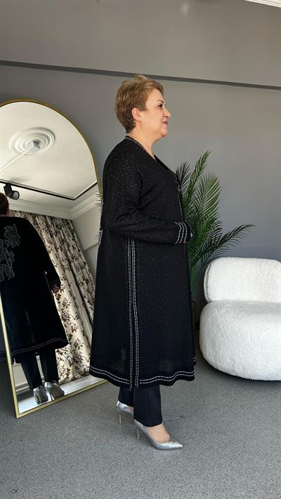 Selma Büyük Beden Arkası Çiçek Desenli Hırka