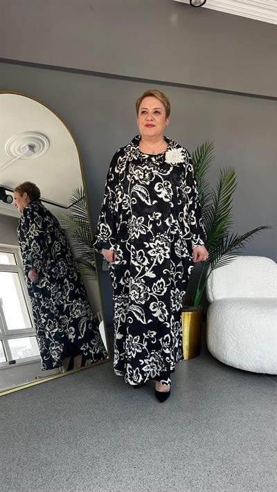 Selma Büyük Beden Broş Detaylı Ve Çiçek Desenli Elbise