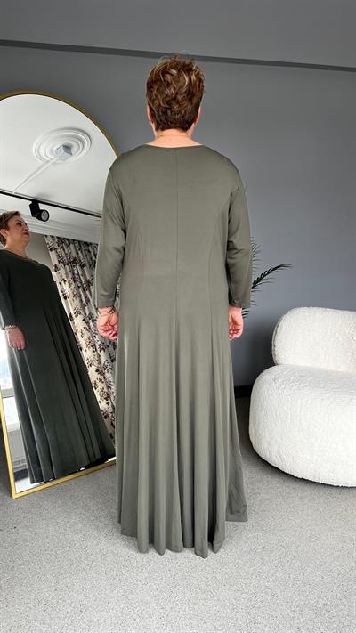 Selma Büyük Beden Broşlu Elbise