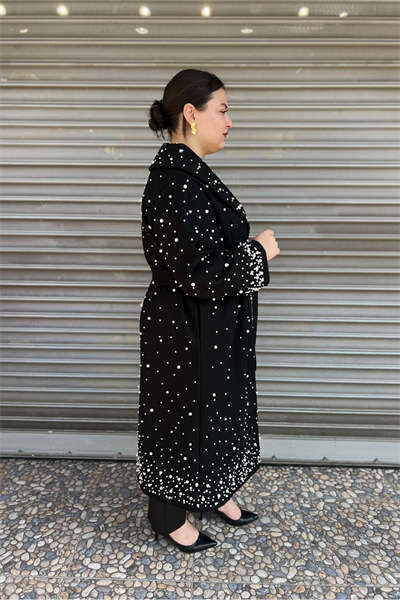 Selma Büyük Beden Çakma İnci Detaylı Siyah Kaban