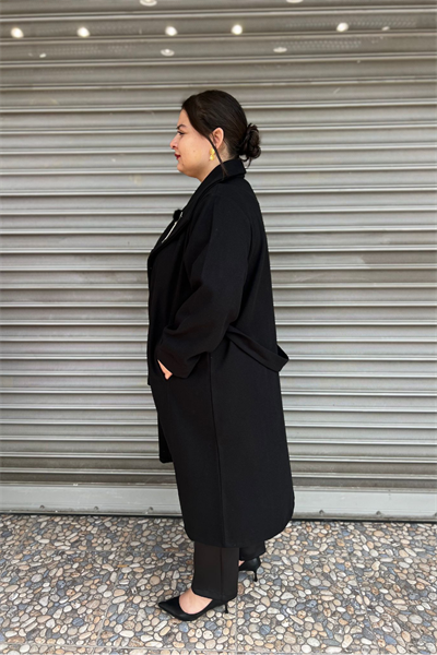 Selma Büyük Beden Cepli Broş Detaylı Kaban