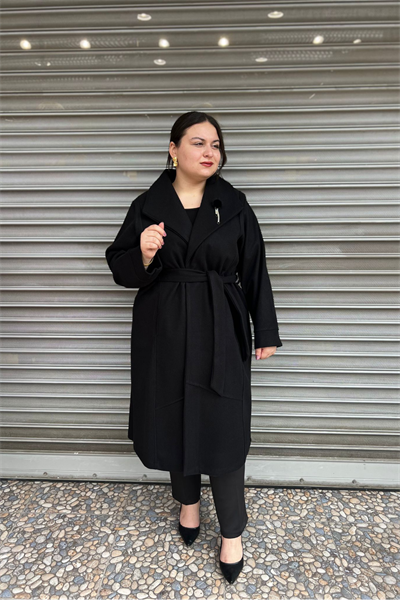 Selma Büyük Beden Cepli Broş Detaylı Kaban