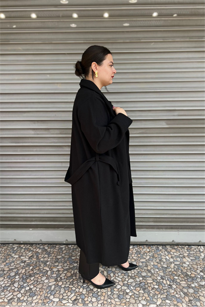 Selma Büyük Beden Cepli Broş Detaylı Kaban