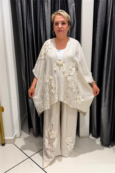 Selma Büyük Beden Çiçek Aplikeli Dantel Detaylı İkili Takım