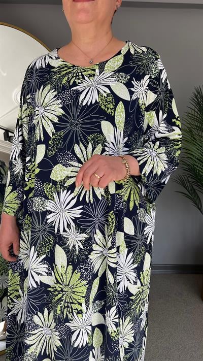 Selma Büyük Beden Çiçek Desenli Elbise