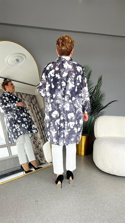 Selma Büyük Beden Çiçek Desenli Gömlek