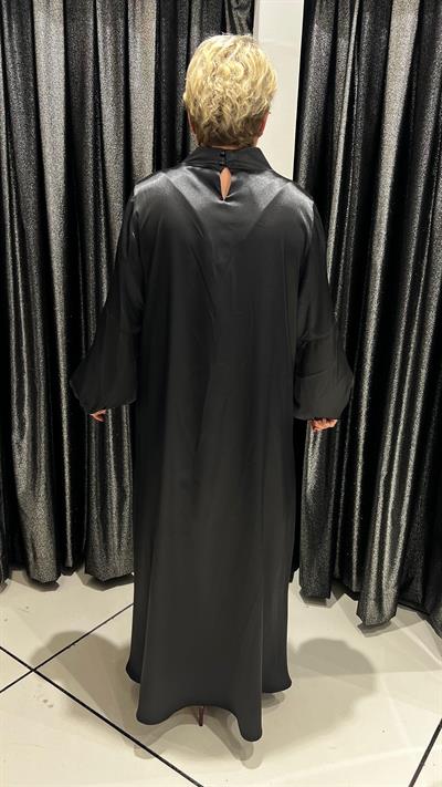 Selma Büyük Beden Çiçek Desenli Siyah Saten Elbise