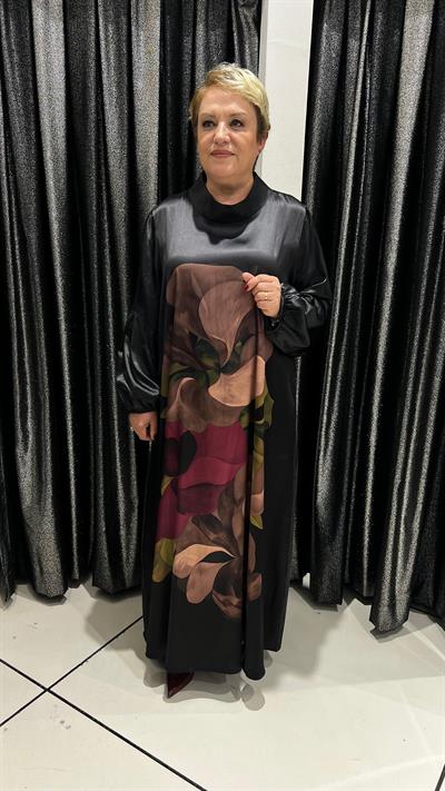 Selma Büyük Beden Çiçek Desenli Siyah Saten Elbise