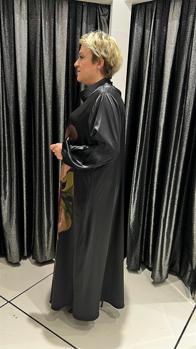Selma Büyük Beden Çiçek Desenli Siyah Saten Elbise