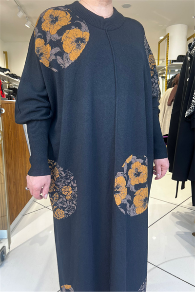 Selma Büyük Beden Çiçek Desenli Siyah Elbise