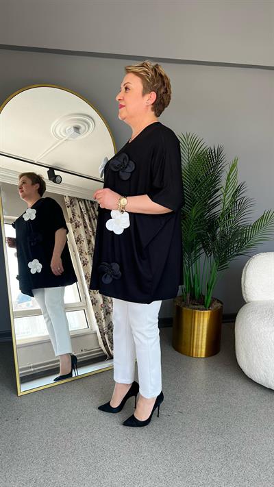 Selma Büyük Beden Çiçek Detaylı Bluz