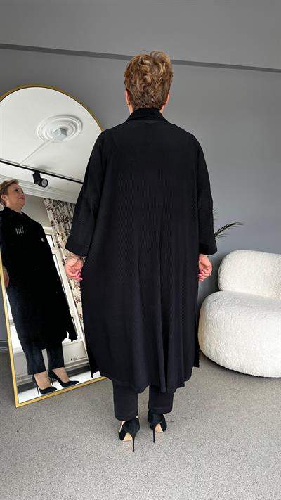 Selma Büyük Beden Çiçek Detaylı Hırka