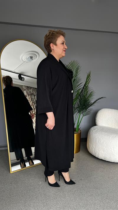 Selma Büyük Beden Çiçek Detaylı Hırka