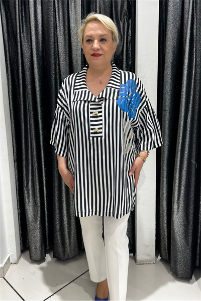 Selma Büyük Beden Çiçek Detaylı Rahat Kesim Gömlek