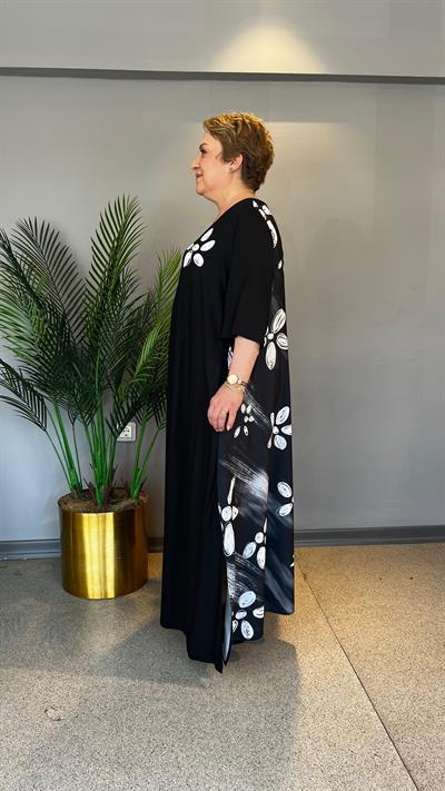 Selma Büyük Beden Çiçek İşleme Desenli Elbise