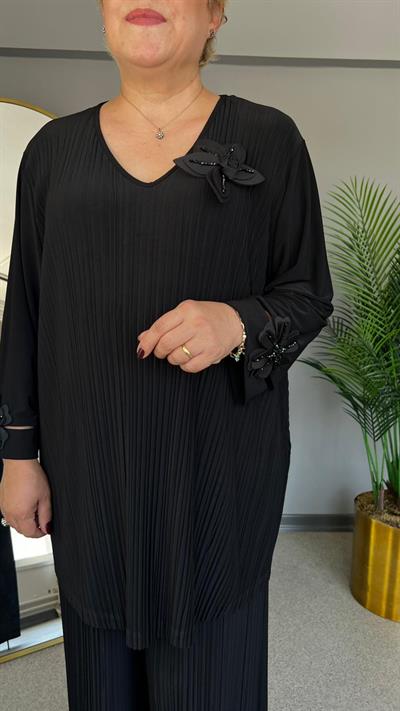 Selma Büyük Beden Çiçek İşlemeli Plise Detaylı Takım