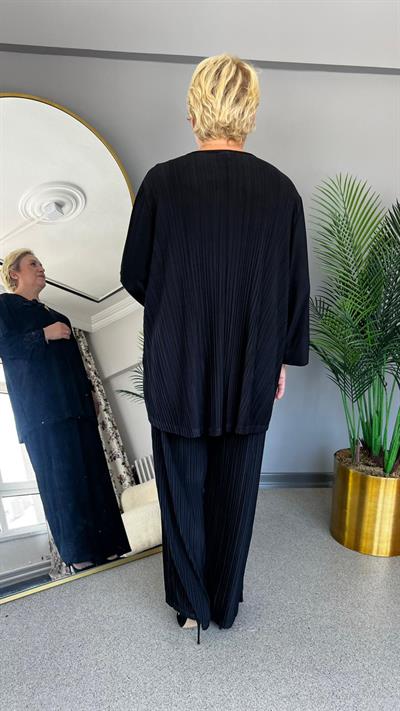 Selma Büyük Beden Çiçek İşlemeli Plise Detaylı Takım