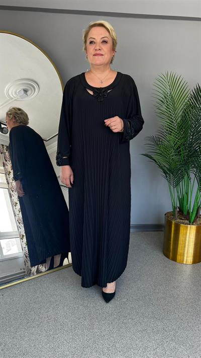 Selma Büyük Beden Çiçek Motifli Plise Elbise