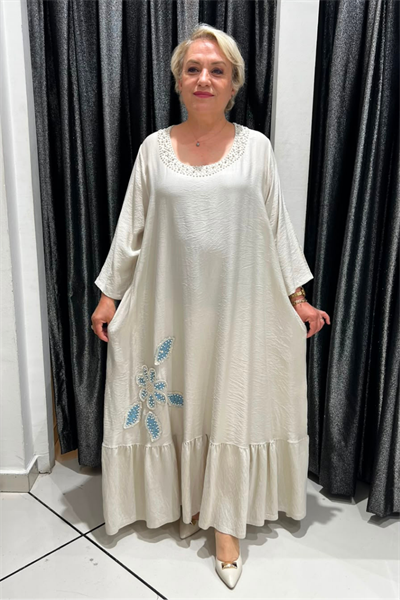 Selma Büyük Beden Çiçek Motifli Taş Detaylı Rahat Kesim Elbise