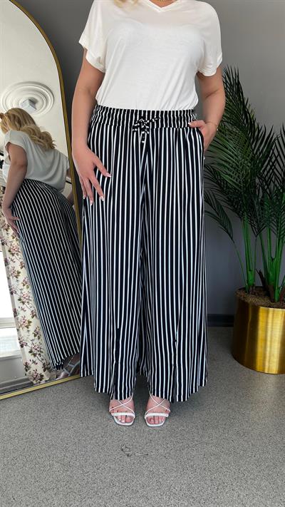 Selma Büyük Beden Çizgili Geniş Paça Yazlık Pantolon