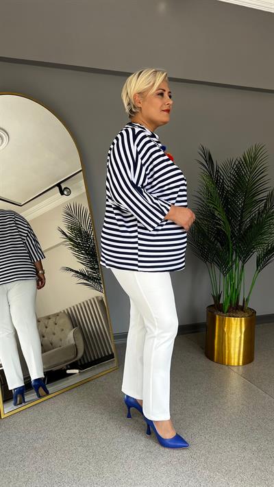 Selma Büyük Beden Çizgili Ponponlu Bluz