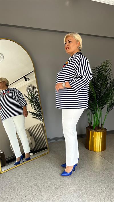 Selma Büyük Beden Çizgili Ponponlu Bluz