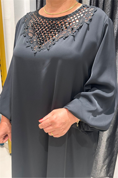 Selma Büyük Beden Dekoratif Yaka Detaylı Krep Elbise