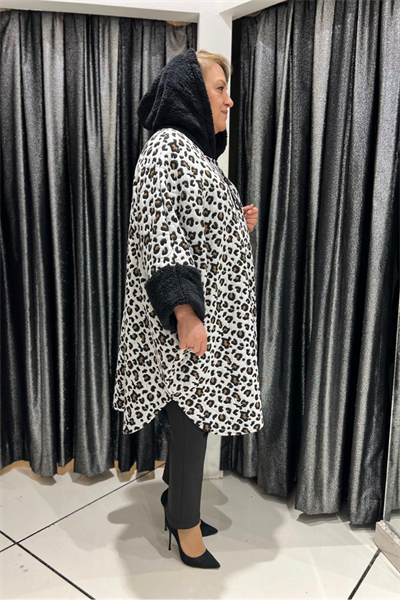 Selma Büyük Beden Desenli Kapüşonlu Panço