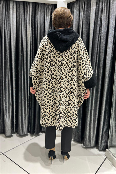 Selma Büyük Beden Desenli Kapüşonlu Panço