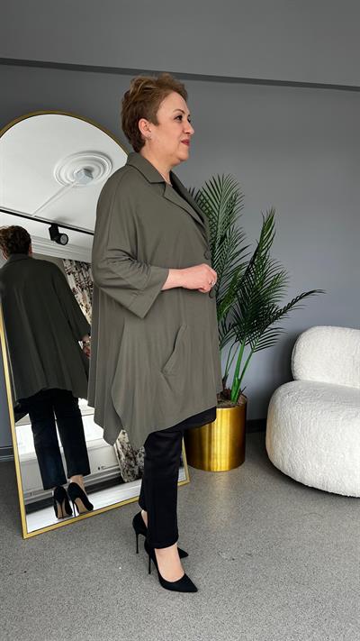 Selma Büyük Beden Dökümlü Ceket