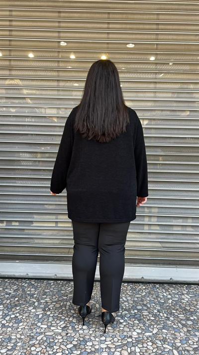 Selma Büyük Beden Geometrik Detaylı Kolye Hediyeli Bluz