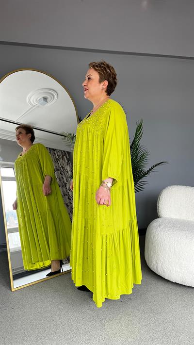 Selma Büyük Beden İnci İşlemeli Elbise