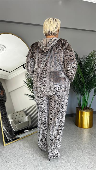 Selma Büyük Beden İnci Kadife Yılan Desenli Eşofman Takımı