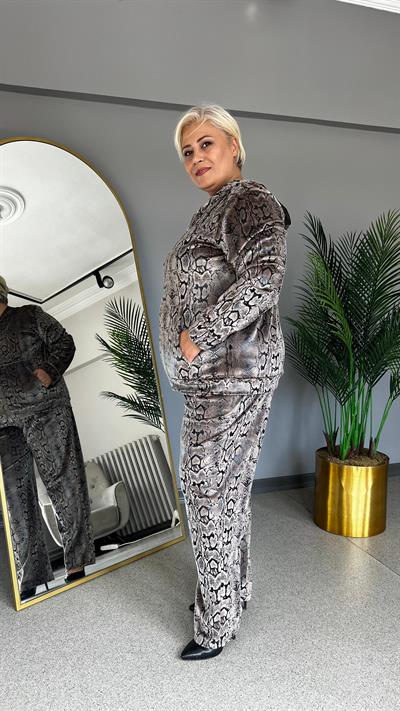 Selma Büyük Beden İnci Kadife Yılan Desenli Eşofman Takımı