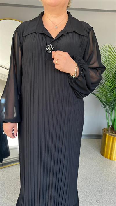 Selma Büyük Beden İşlemeli Broş Detaylı Elbise