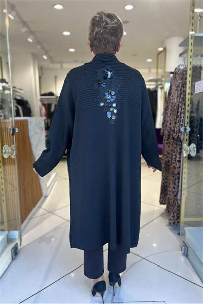 Selma Büyük Beden İşlemeli Sırt Detaylı Triko Hırka