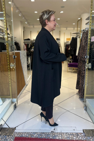 Selma Büyük Beden İşlemeli Sırt Detaylı Triko Hırka