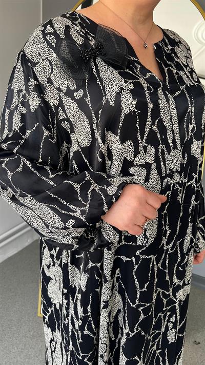 Selma Büyük Beden İşlemeli Uzun Elbise