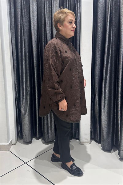 Selma Büyük Beden Kabartma Çiçek Desenli Fermuarlı Kapitone Mont