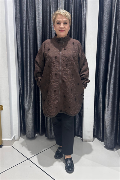 Selma Büyük Beden Kabartma Çiçek Desenli Fermuarlı Kapitone Mont